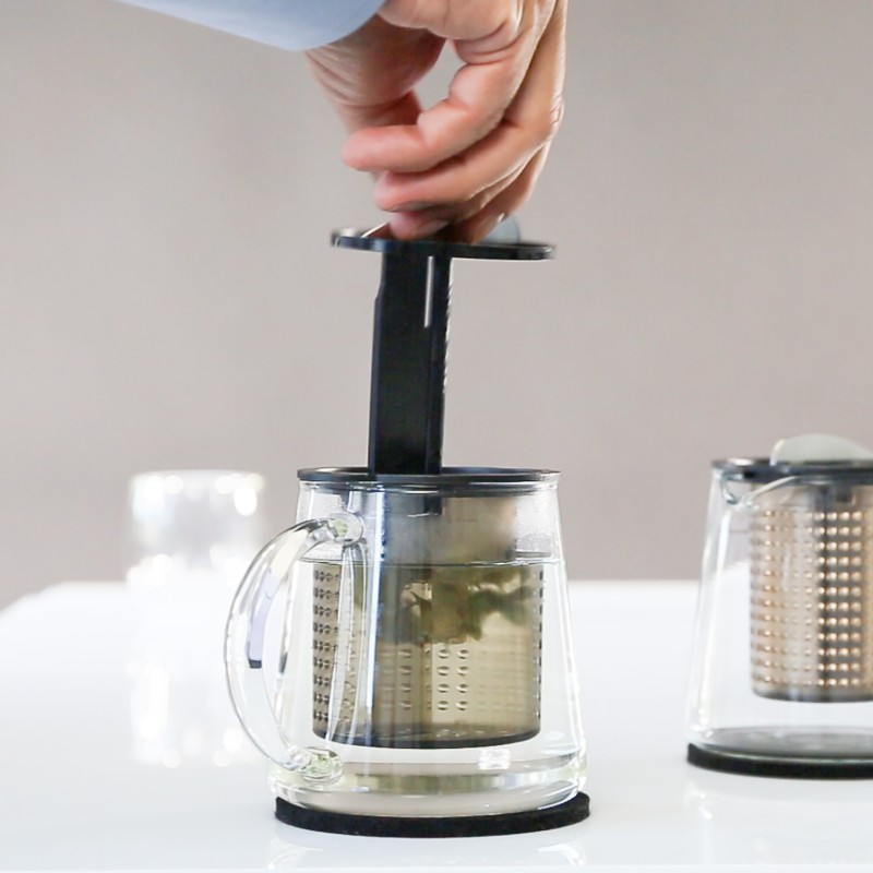 Dzbanek z zaparzaczem Tea Control 1 l czerwony finum Dzbanek z zaparzaczem Tea Control 1 l czerwony finum