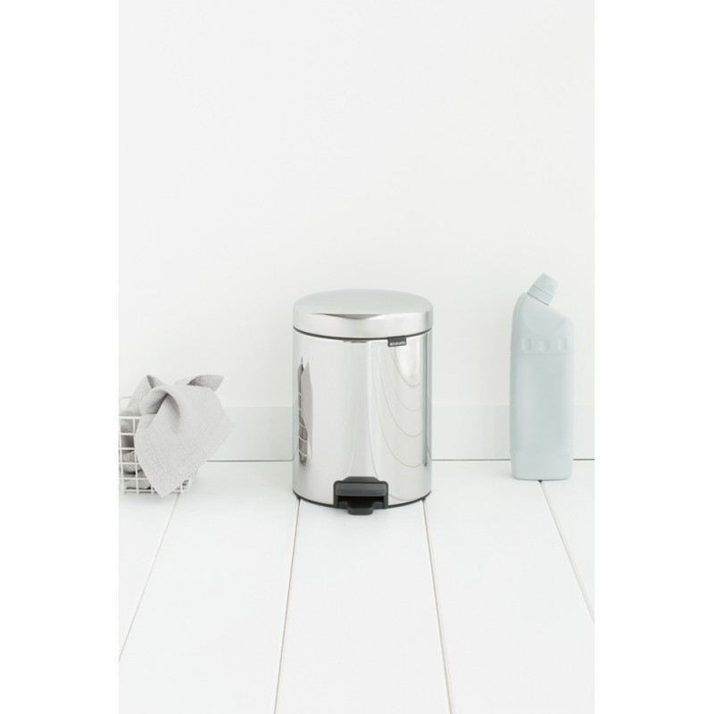 Kosz Brabantia pedałowy NewIcon 5 l stal błyszcząca Kosz Brabantia pedałowy NewIcon 5 l stal błyszcząca
