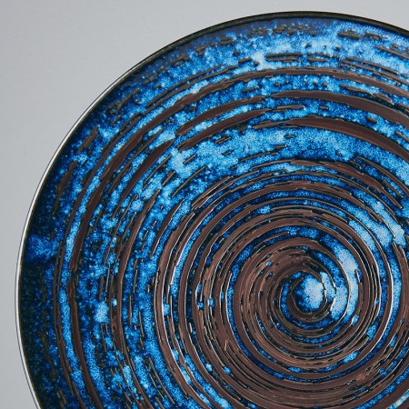 Talerz okrągły Copper Swirl 29 cm czarno-granatowy MIJ