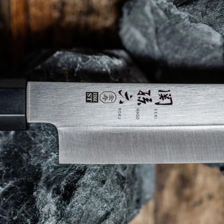 Nóż Yanagiba 18 cm KAI Seki Magoroku Kinju