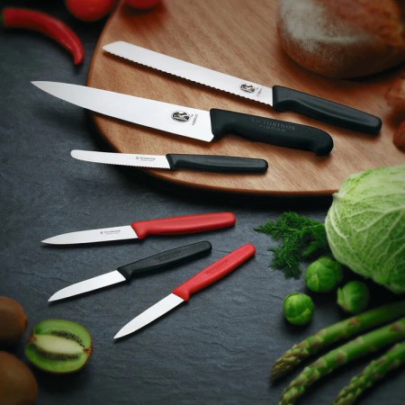 Nóż obierak 6 cm prosty czerwony Victorinox