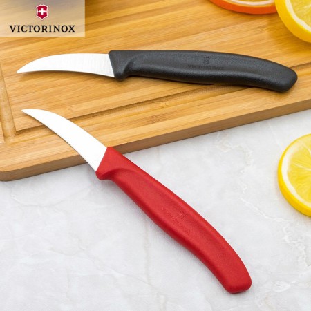 Nóż obierak 6 cm krzywy czerwony Victorinox