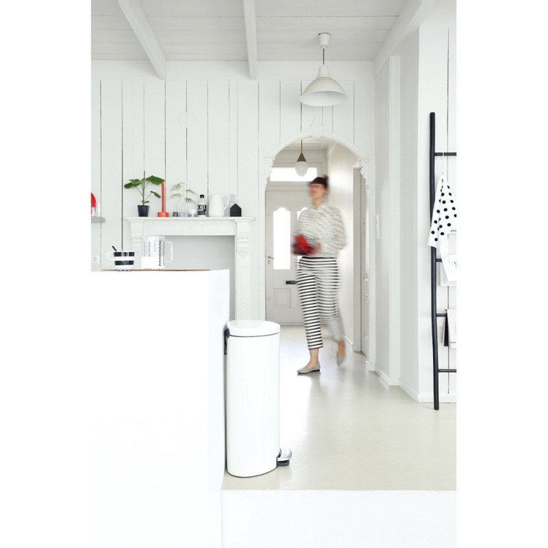 Brabantia kosz pedałowy FlatBack+ 40L biały Brabantia kosz pedałowy FlatBack+ 40L biały